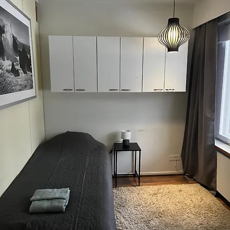 After Work Escape With Sauna And Balcony Huoneisto