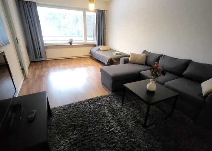 After Work Escape With Sauna And Balcony *