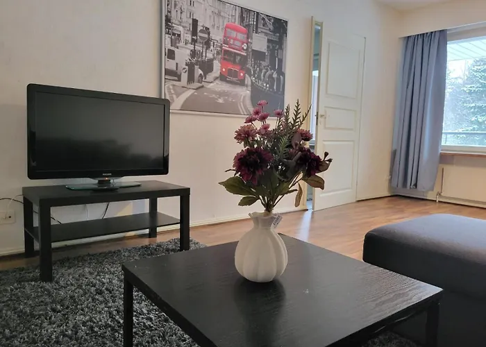 After Work Escape With Sauna And Balcony Huoneisto